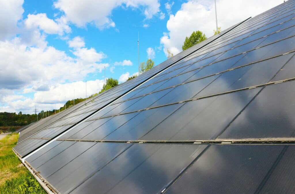 Formulaciones apuesta por las energías renovables con su nuevo parque solar fotovoltaico en su fábrica en Alcalá de Guadaíra